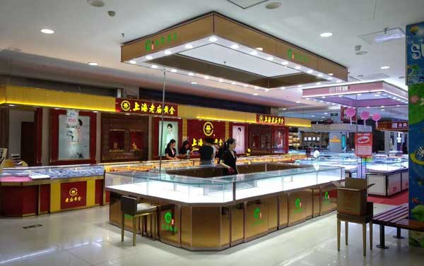 玻璃展臺展示柜選材是關(guān)鍵，不同用處選用不同材質(zhì)