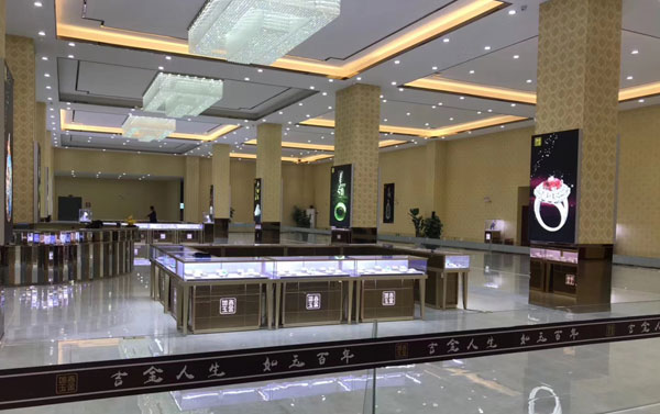 廈門珠寶展示柜制作細(xì)節(jié)，優(yōu)質(zhì)珠寶柜必備
