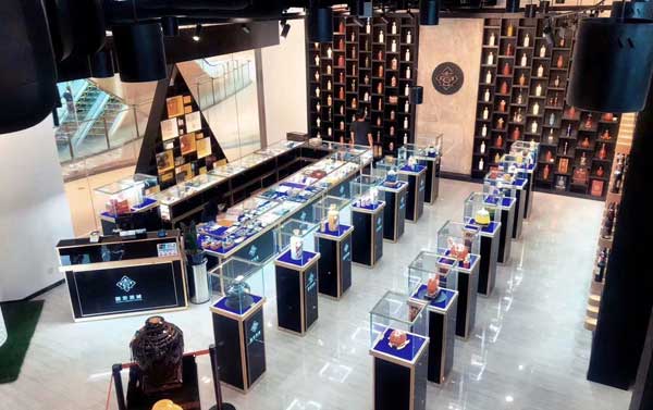 珠寶店展柜定做怎么找廠(chǎng)家?