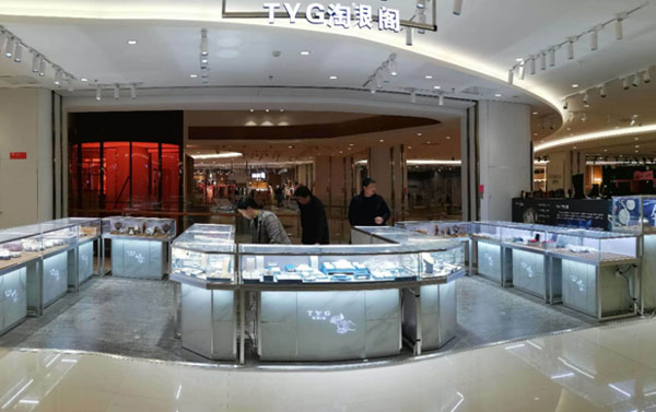 人們?cè)趯?duì)珠寶展出的時(shí)候?yàn)槭裁聪矚g用玻璃展柜？