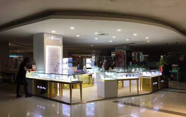 珠寶展示柜找哪個(gè)廠(chǎng)家定制最好？